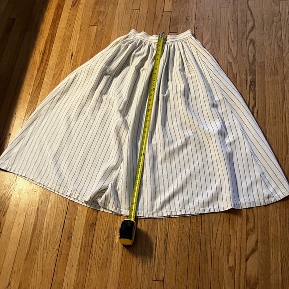 bagatelle size 4 white with black strips skirt - Picture 6 of 8